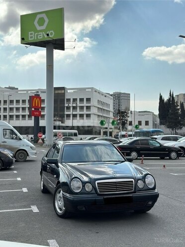 Mercedes E 220 1999, 615,737 km - 2.2 l - Bakı