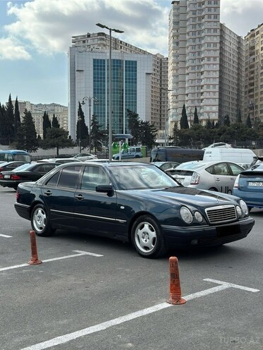Mercedes E 220 1999, 615,737 km - 2.2 l - Bakı