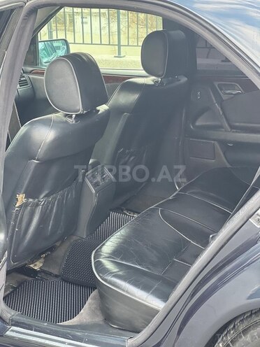 Mercedes E 220 1999, 615,737 km - 2.2 l - Bakı