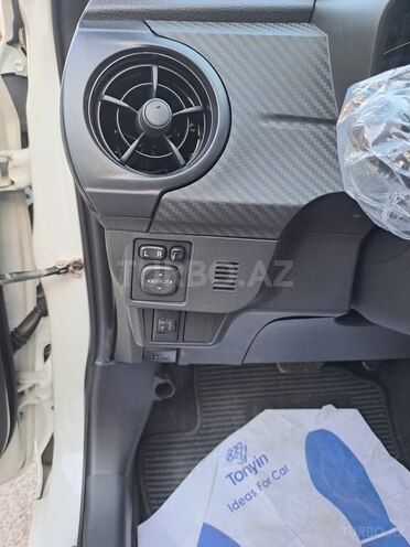 Toyota Corolla 2018, 207,000 km - 1.5 l - Bakı