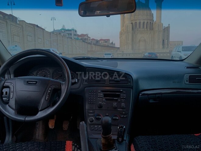 Volvo  2002, 280,000 km - 2.5 l - Bakı