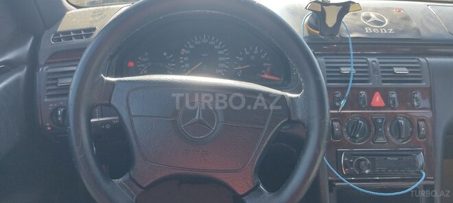 Mercedes E 230 1995, 533,722 km - 2.3 l - Sabirabad