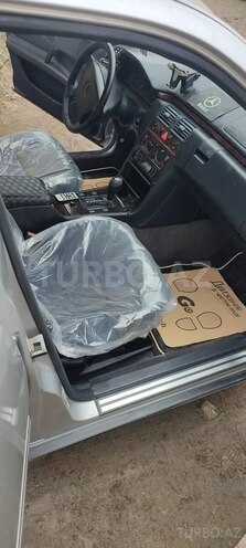 Mercedes E 230 1995, 533,722 km - 2.3 l - Sabirabad