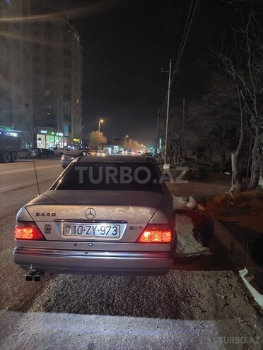 Mercedes E 220 1995, 440,665 km - 2.2 l - Bakı
