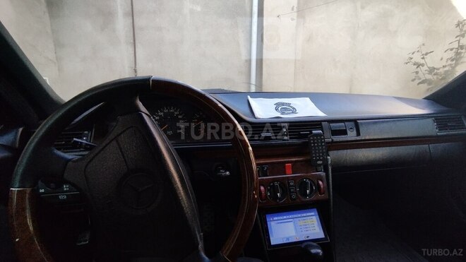 Mercedes E 220 1995, 440,665 km - 2.2 l - Bakı