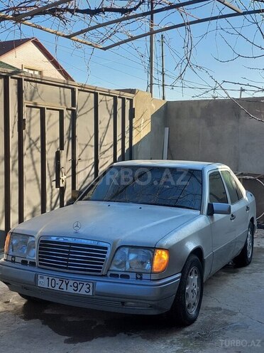 Mercedes E 220 1995, 440,665 km - 2.2 l - Bakı