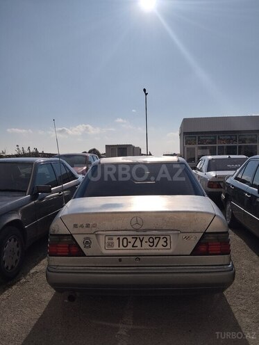 Mercedes E 220 1995, 440,665 km - 2.2 l - Bakı