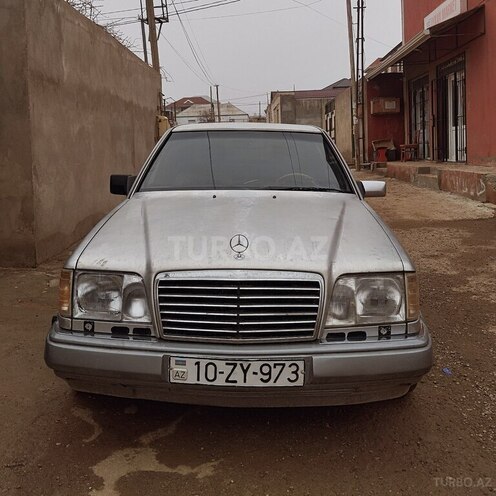 Mercedes E 220 1995, 440,665 km - 2.2 l - Bakı