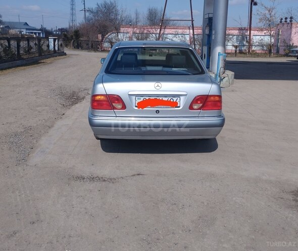 Mercedes E 240 1998, 294,000 km - 2.4 l - Sabirabad