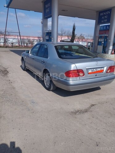 Mercedes E 240 1998, 294,000 km - 2.4 l - Sabirabad