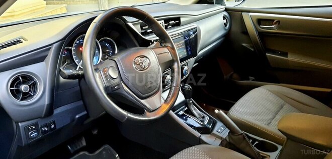 Toyota Corolla 2018, 65,000 km - 1.6 l - Bakı