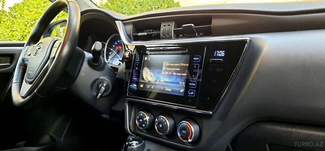 Toyota Corolla 2018, 65,000 km - 1.6 l - Bakı