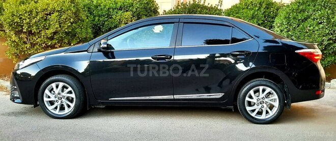 Toyota Corolla 2018, 65,000 km - 1.6 l - Bakı
