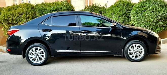 Toyota Corolla 2018, 65,000 km - 1.6 l - Bakı