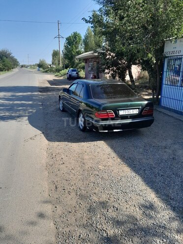 Mercedes E 200 2000, 121,346 km - 2.0 l - Saatlı
