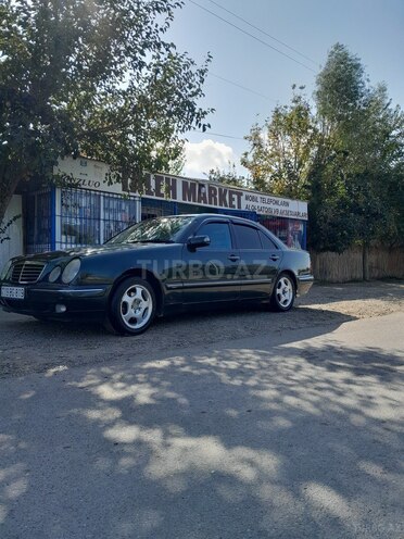 Mercedes E 200 2000, 121,346 km - 2.0 l - Saatlı