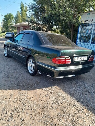 Mercedes E 200 2000, 121,346 km - 2.0 l - Saatlı