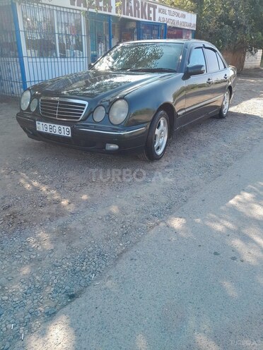 Mercedes E 200 2000, 121,346 km - 2.0 l - Saatlı