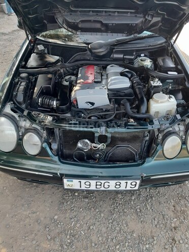 Mercedes E 200 2000, 121,346 km - 2.0 l - Saatlı