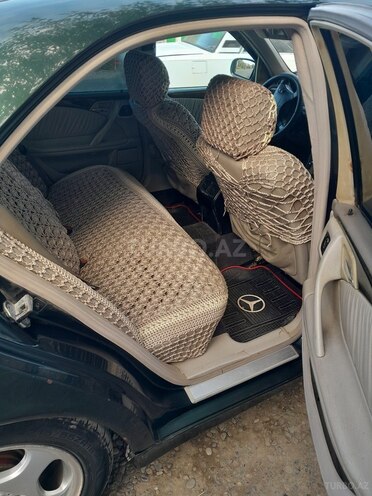 Mercedes E 200 2000, 121,346 km - 2.0 l - Saatlı