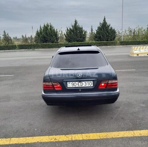 Mercedes E 230 1997, 345,000 km - 2.3 l - Naftalan