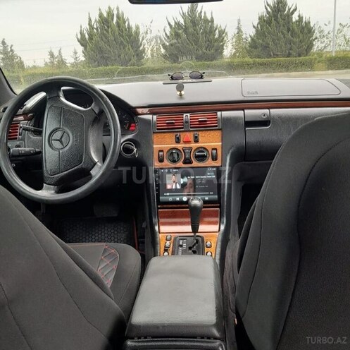 Mercedes E 230 1997, 345,000 km - 2.3 l - Naftalan