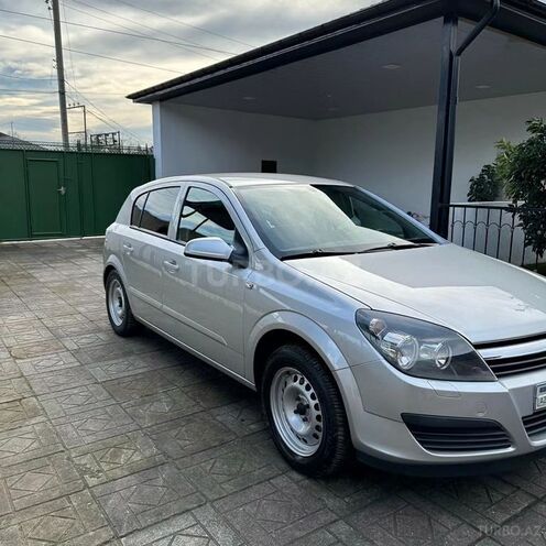Opel Astra 2006, 197,000 km - 1.4 l - Naftalan