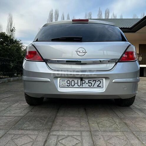 Opel Astra 2006, 197,000 km - 1.4 l - Naftalan