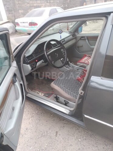 Mercedes E 200 1990, 358,852 km - 2.0 l - Bakı