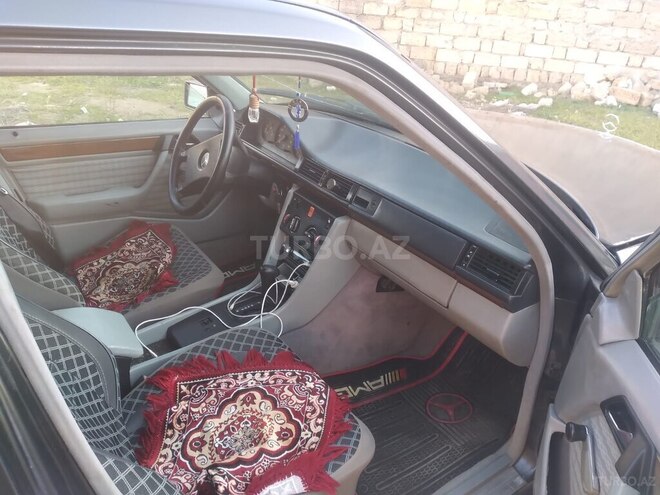 Mercedes E 200 1990, 358,852 km - 2.0 l - Bakı