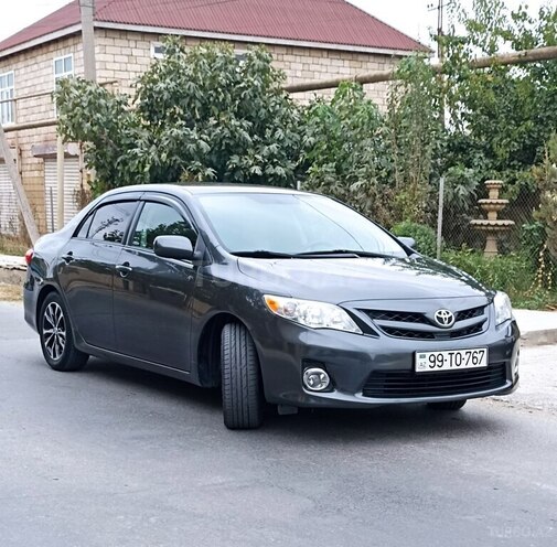 Toyota Corolla 2011, 116,000 km - 1.8 l - Salyan