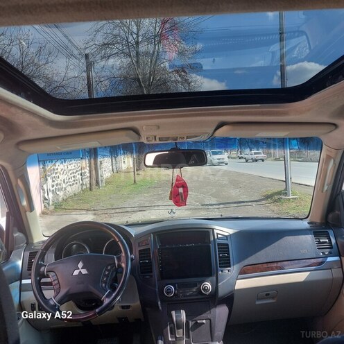 Mitsubishi Pajero 2009, 187,000 km - 3.5 l - Zaqatala