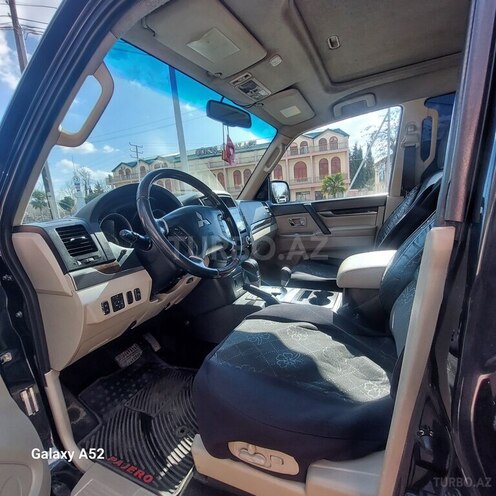 Mitsubishi Pajero 2009, 187,000 km - 3.5 l - Zaqatala