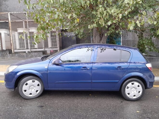 Opel Astra 2004, 200,000 km - 1.4 л - Bakı