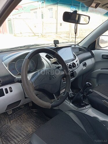 Mitsubishi L200 2006, 496,951 km - 2.5 l - Bakı