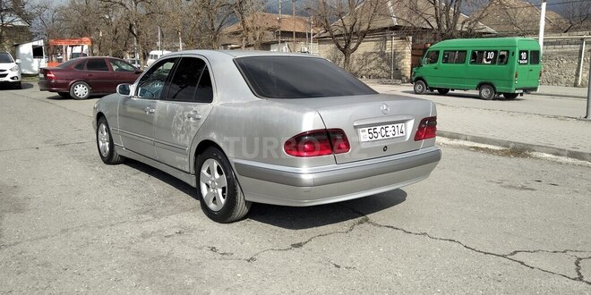 Mercedes E 220 2000, 341,000 km - 2.2 л - Bakı