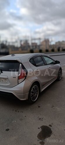 Toyota Prius C 2015, 87,628 km - 1.5 л - Bakı