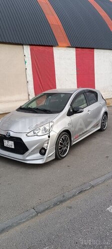 Toyota Prius C 2015, 87,628 km - 1.5 л - Bakı