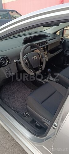 Toyota Prius C 2015, 87,628 km - 1.5 л - Bakı