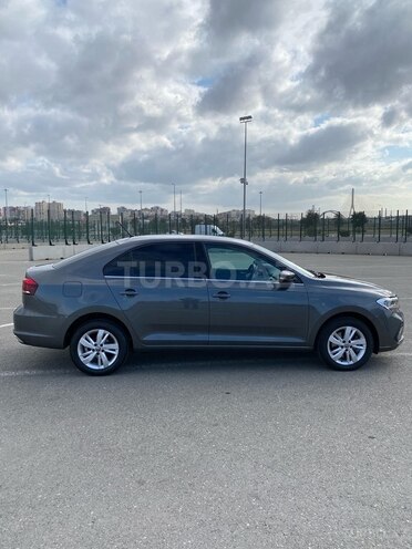 Volkswagen Polo 2021, 68,000 km - 1.6 л - Bakı