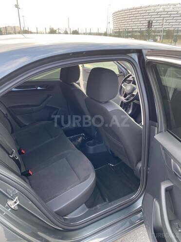 Volkswagen Polo 2021, 68,000 km - 1.6 л - Bakı