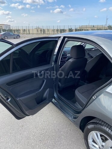 Volkswagen Polo 2021, 68,000 km - 1.6 л - Bakı