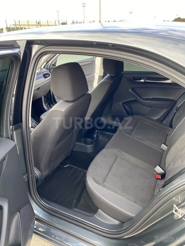 Volkswagen Polo 2021, 68,000 km - 1.6 л - Bakı