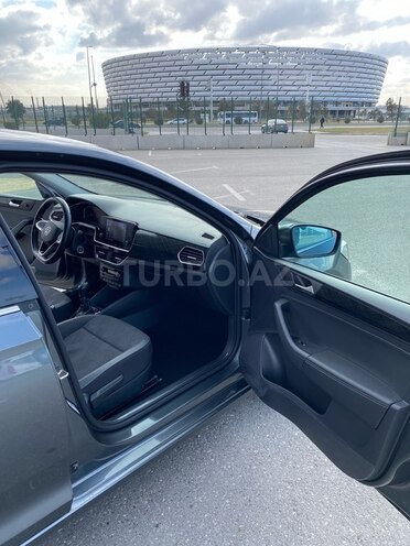 Volkswagen Polo 2021, 68,000 km - 1.6 л - Bakı