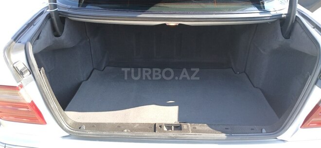 Mercedes E 240 1999, 285,000 km - 2.4 l - Tovuz