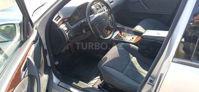 Mercedes E 240 1999, 285,000 km - 2.4 l - Tovuz