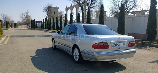 Mercedes E 240 1999, 285,000 km - 2.4 l - Tovuz