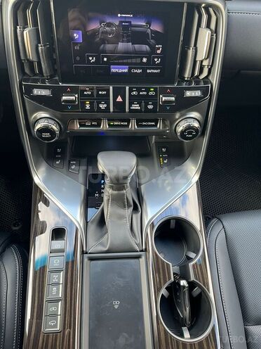 Lexus LX 500d