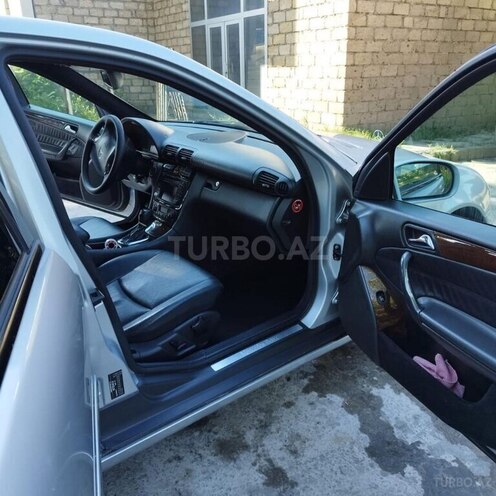 Mercedes C 200 2001, 389,568 km - 2.0 л - Naftalan