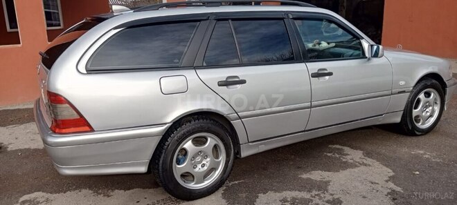 Mercedes C 180 1998, 255,000 km - 1.8 l - Quba